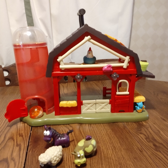 B. Toys – Baa-Baa-Barn Musical Farm Set - Picture 8 of 8